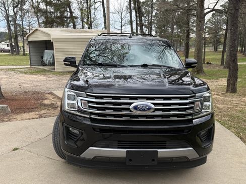 Used 2019 Ford Expedition XLT w/ Equipment Group 202A image 5