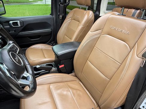 Used 2020 Jeep Wrangler Unlimited Sahara AWD/4WD image 21