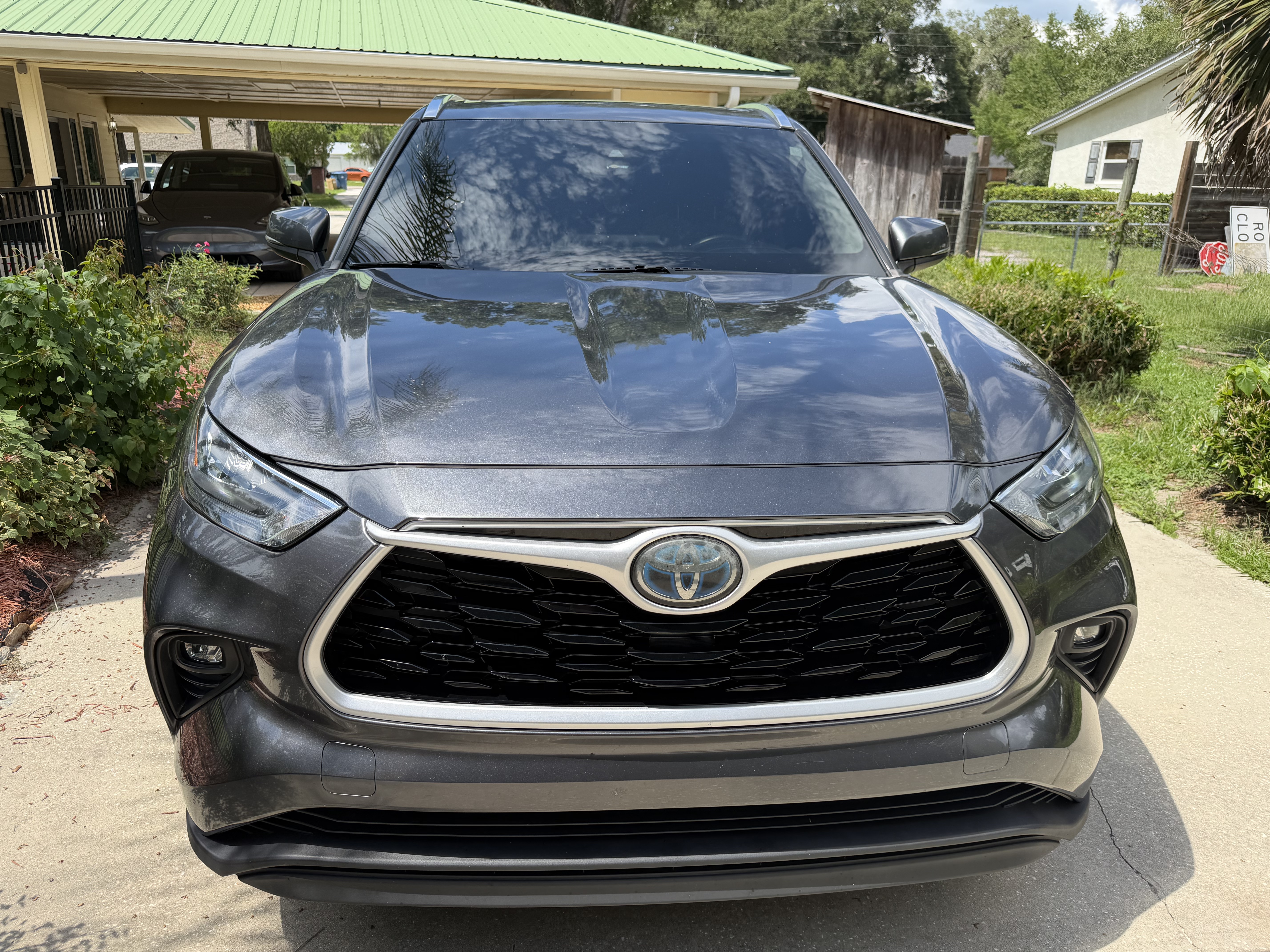 Used 2020 Toyota Highlander XLE AWD/4WD image 4