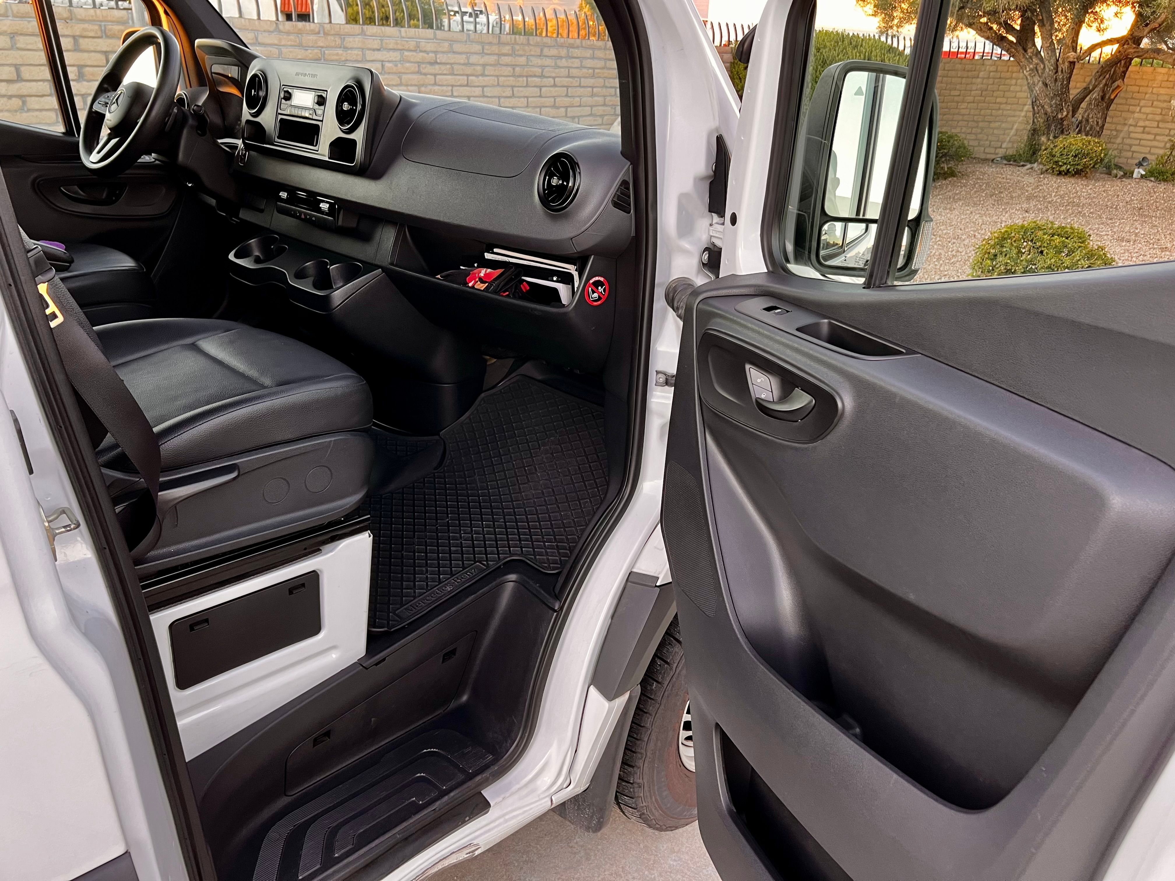 Used 2019 Mercedes-Benz Sprinter 144 Cargo image 11