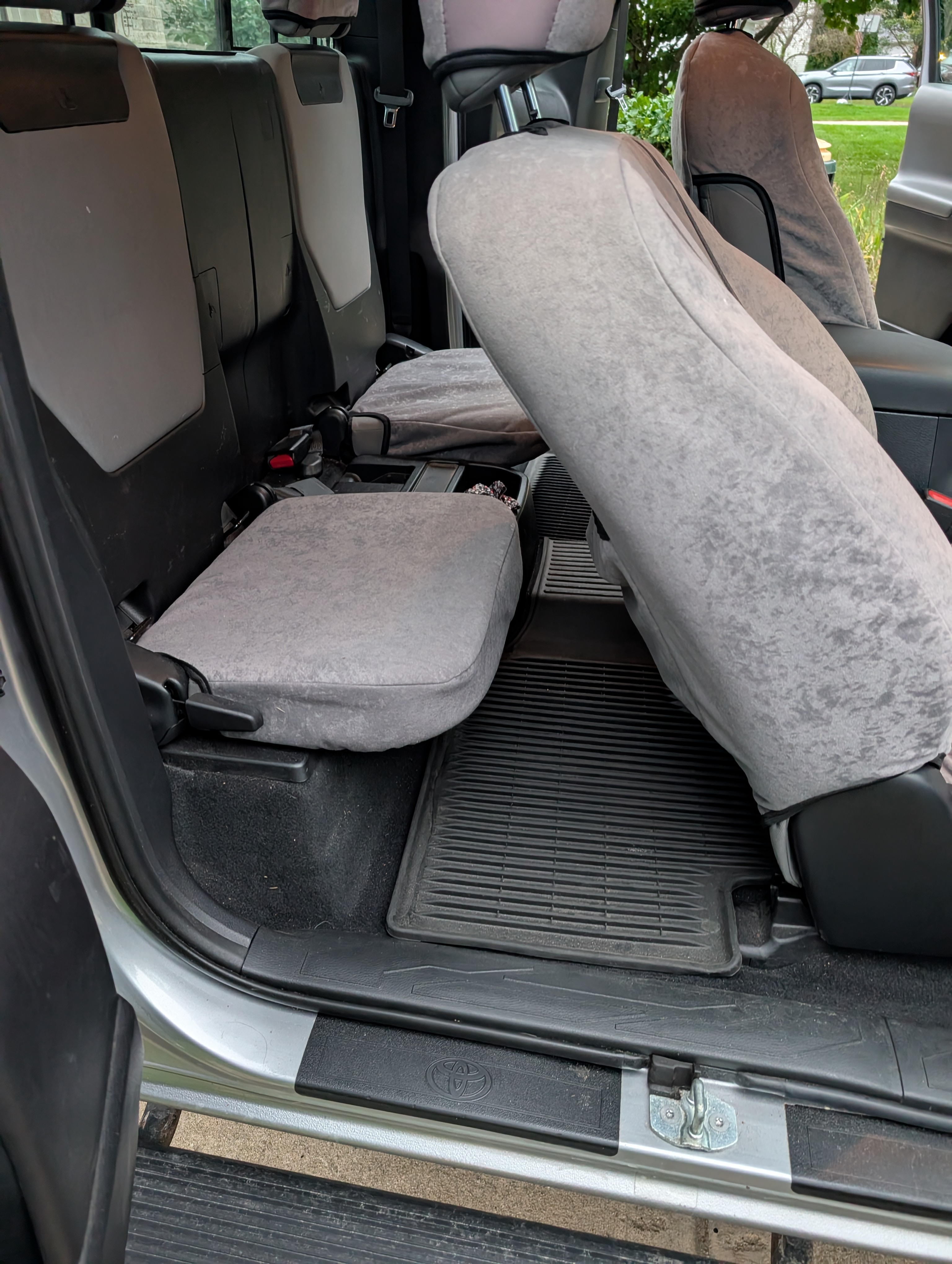 Used 2018 Toyota Tacoma SR w/ SR Convenience Package RWD image 8