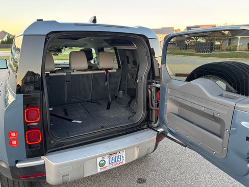 Used 2020 Land Rover Defender 110 HSE image 12