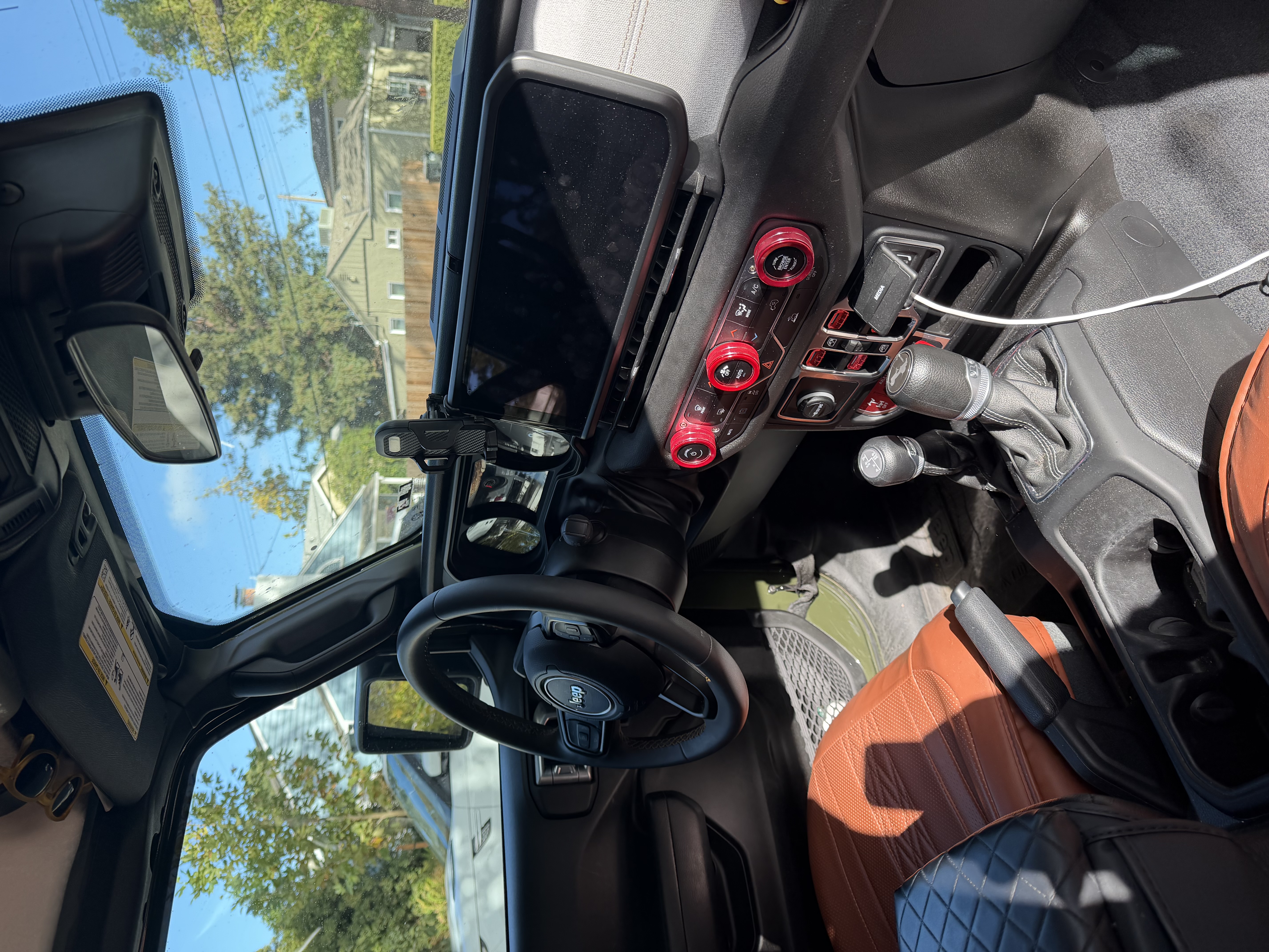 Used 2024 Jeep Wrangler Unlimited AWD/4WD image 9