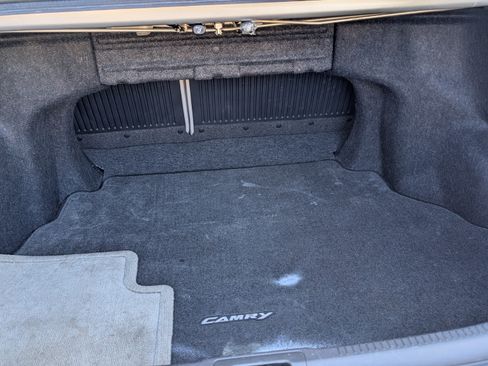 Used 2013 Toyota Camry XLE image 10