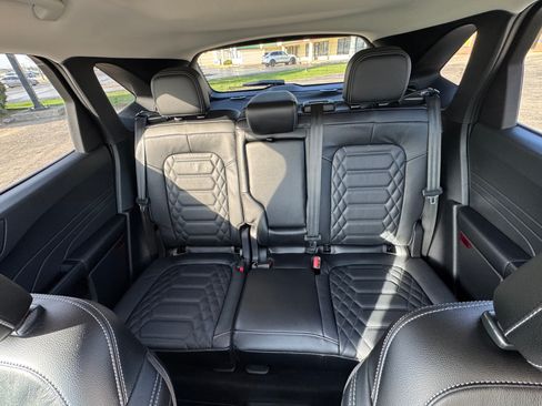 Used 2024 Ford Escape Platinum w/ Premium Technology Package image 26