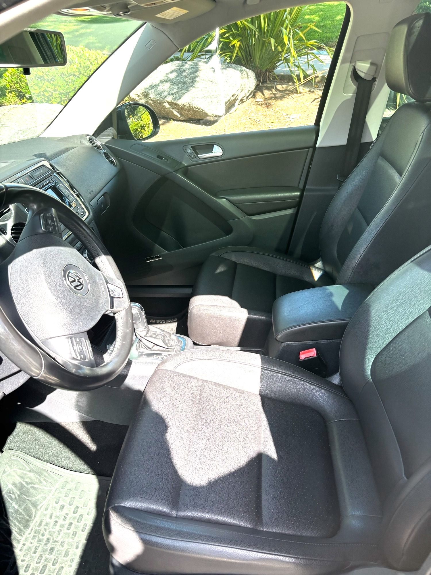 Used 2014 Volkswagen Tiguan SEL FWD image 11