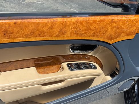 Used 2011 Bentley Mulsanne RWD image 8