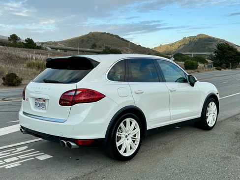 Used 2012 Porsche Cayenne S image 8
