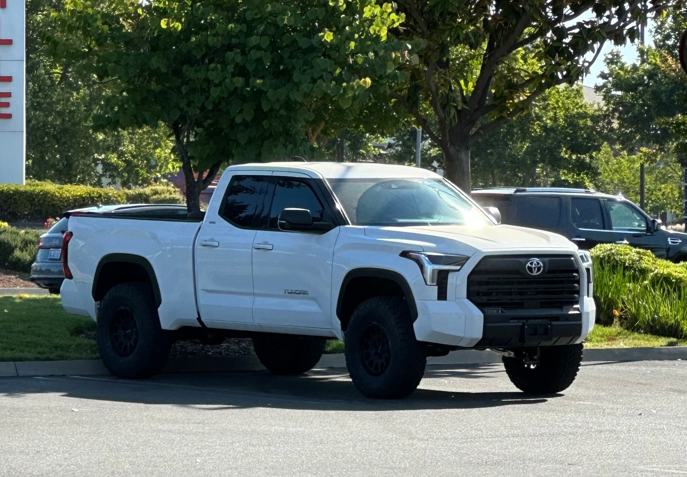 Used 2023 Toyota Tundra SR5 w/ SR5 Premium Package AWD/4WD image 1