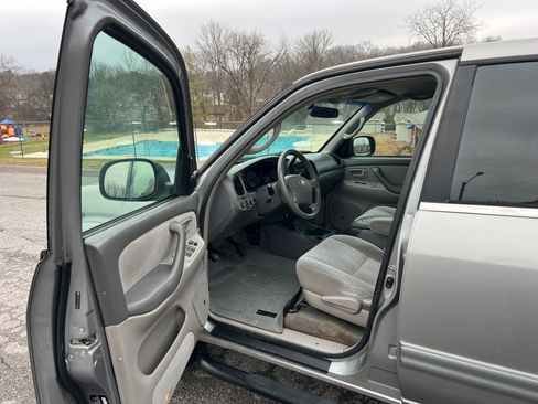 Used 2005 Toyota Tundra SR5 image 8