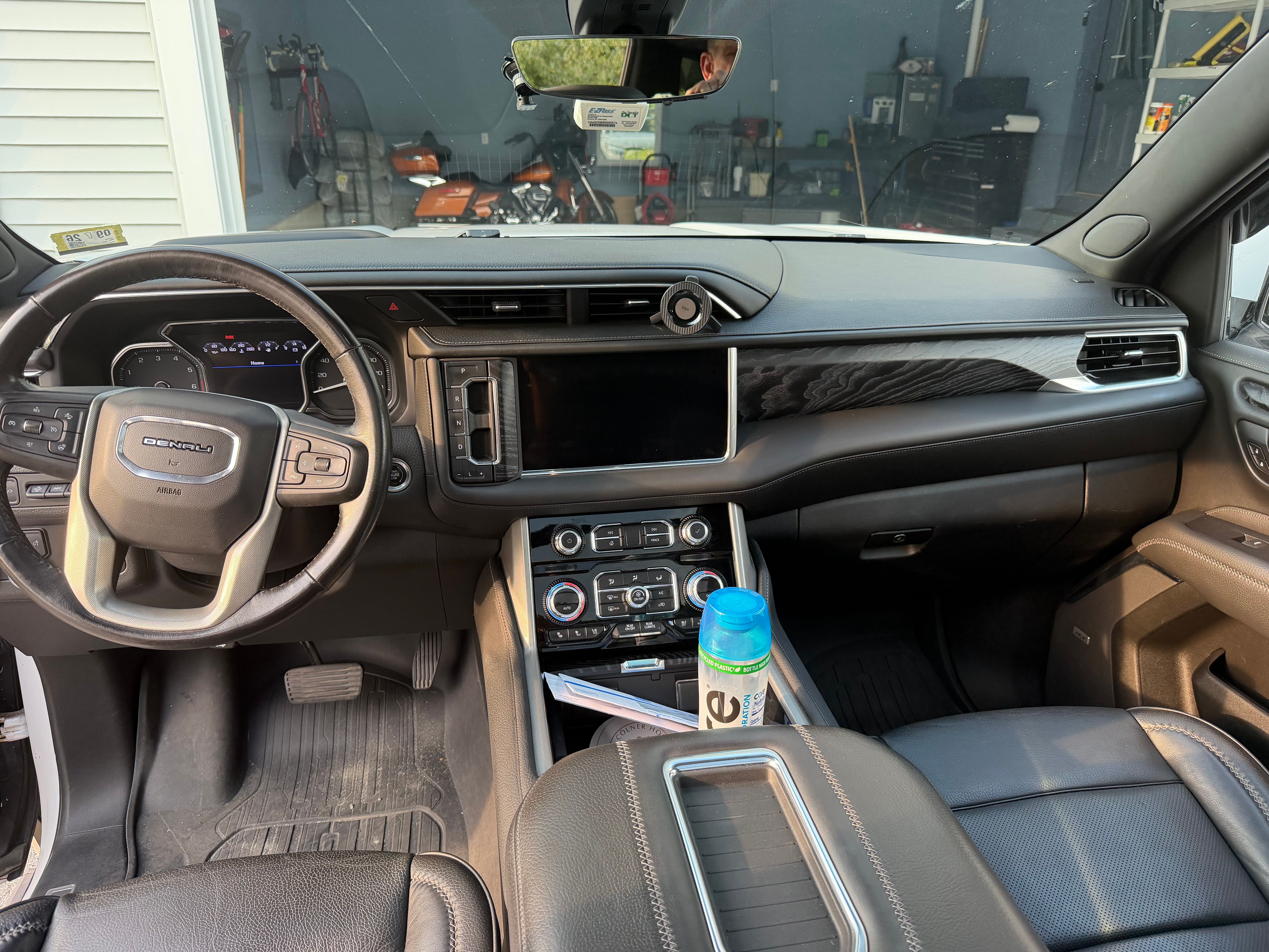 Used 2021 GMC Yukon Denali w/ Denali Premium Package AWD/4WD image 9