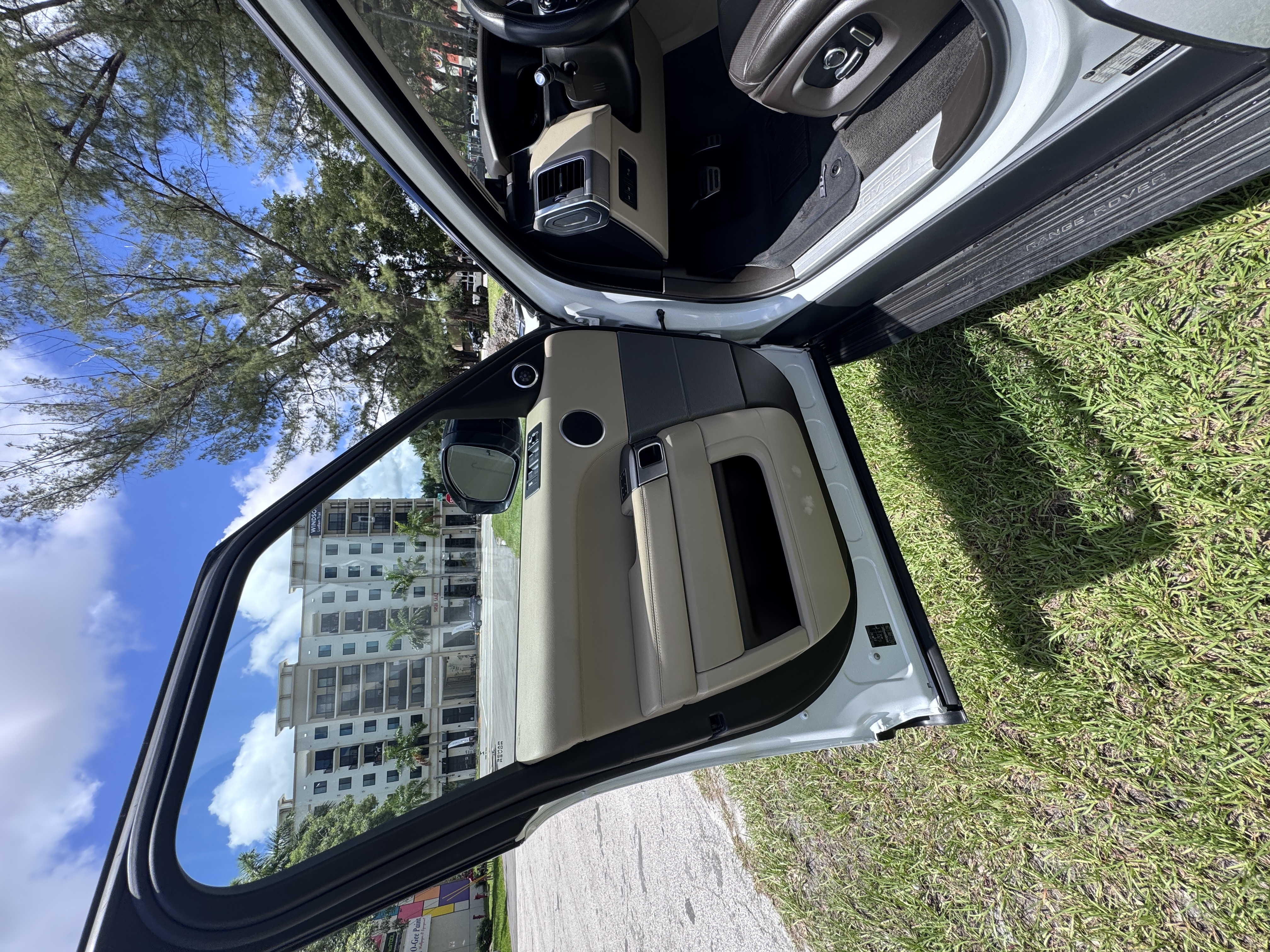 Used 2017 Land Rover Range Rover Sport HSE AWD/4WD image 20