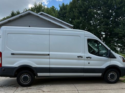 Used 2015 Ford Transit 250 148 Medium Roof RWD image 5