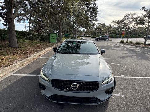 Used 2024 Volvo S60 B5 Plus image 2