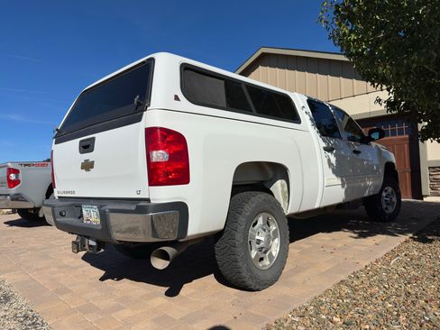 Used 2011 Chevrolet Silverado 2500 LT w/ Interior Plus Package image 11