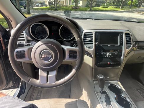 Used 2012 Jeep Grand Cherokee Laredo RWD image 11