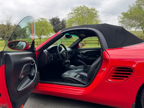 Used 2004 Porsche Boxster image 8