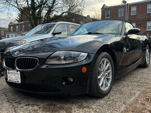 Used 2005 BMW Z4 2.5i image 1