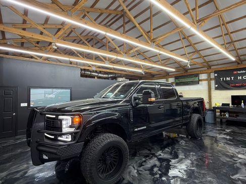 Used 2017 Ford F250 Lariat w/ Lariat Ultimate Package image 11