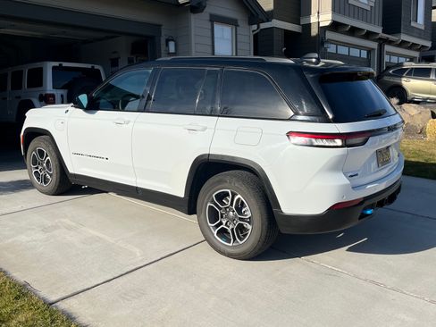 Used 2022 Jeep Grand Cherokee Trailhawk w/ Advanced Protech Group II image 4