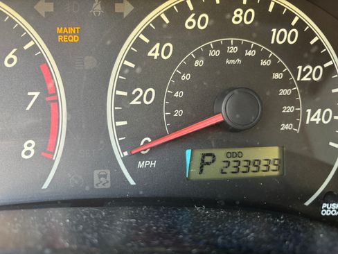 Used 2012 Toyota Corolla LE image 2