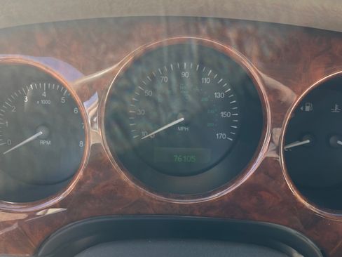 Used 1998 Jaguar XJ8 RWD image 8