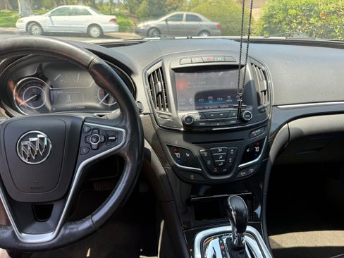 Used 2016 Buick Regal Premium AWD/4WD image 10