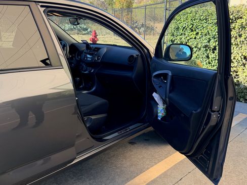 Used 2010 Toyota RAV4 Sport image 11