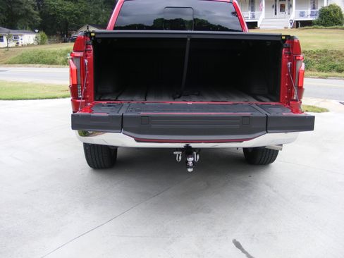 Used 2025 Ford F150 Lariat w/ Equipment Group 501A Mid AWD/4WD image 6