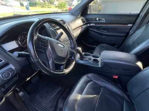 Used 2016 Ford Explorer Limited image 12