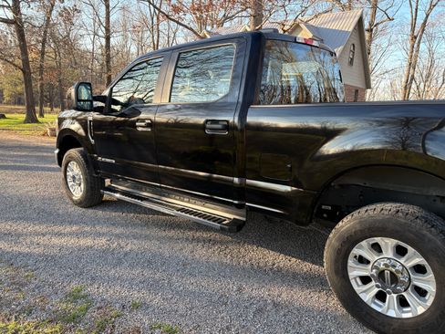 Used 2021 Ford F250 XL w/ STX Appearance Package image 9