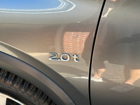 Used 2017 INFINITI QX30 Premium w/ Navigation Package image 12