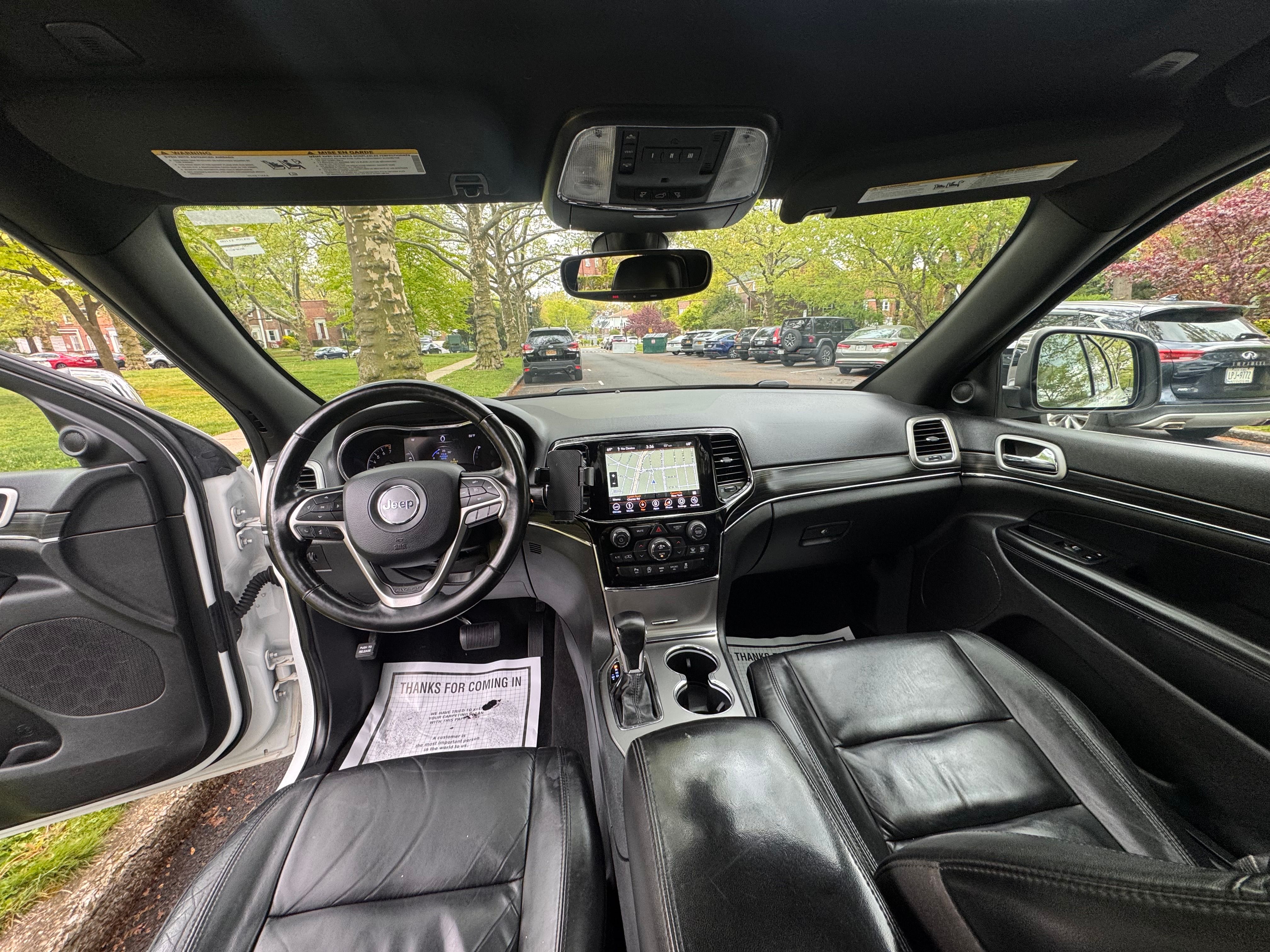 Used 2020 Jeep Grand Cherokee Limited w/ Premium Lighting Group AWD/4WD image 17
