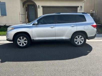 Used 2011 Toyota Highlander SE