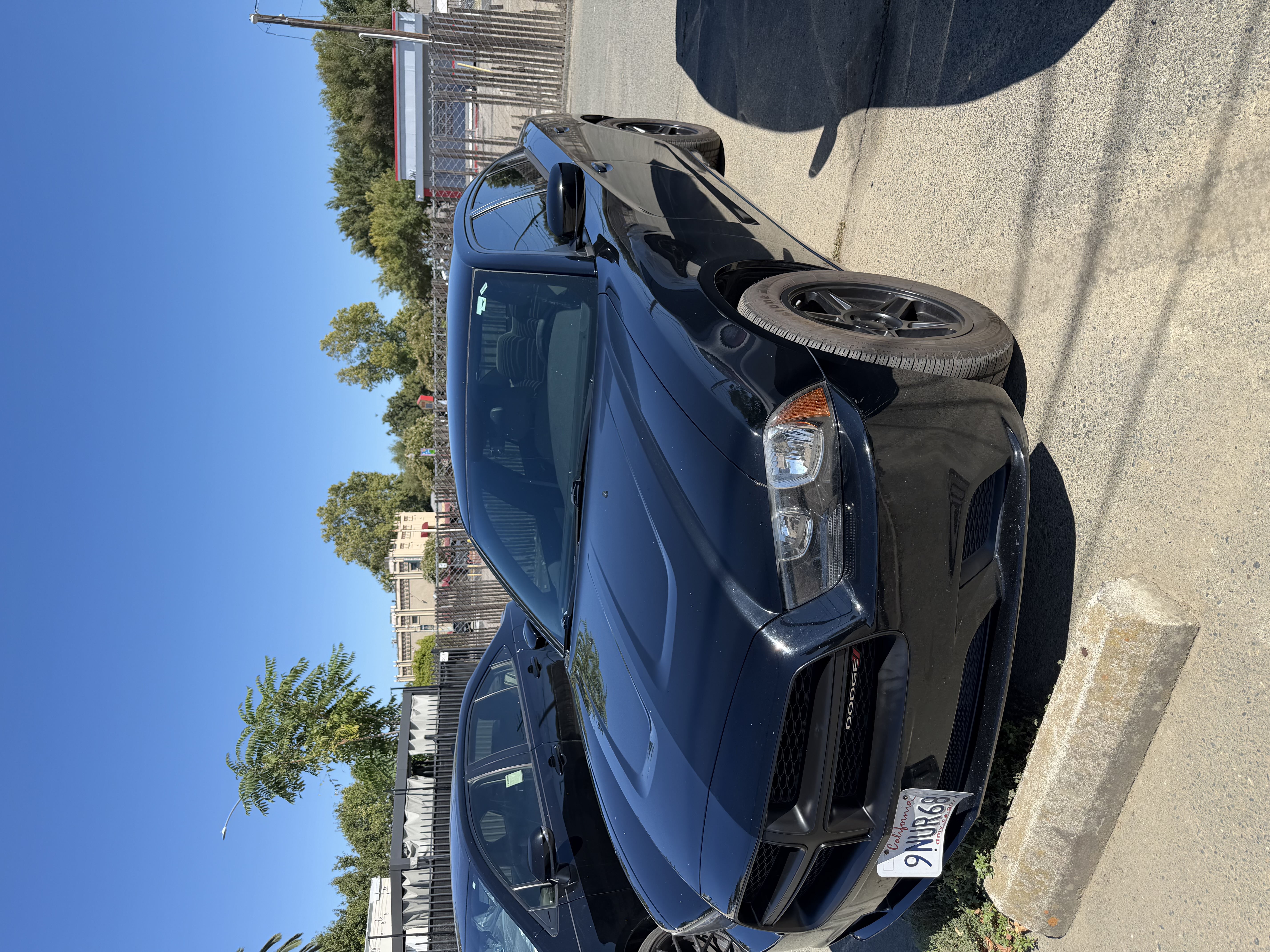 Used 2014 Dodge Charger SE RWD image 1