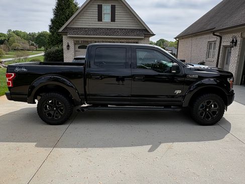 Used 2018 Ford F150 XLT w/ Equipment Group 302A Luxury AWD/4WD image 2