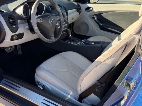 Used 2005 Mercedes-Benz SLK 350 image 8