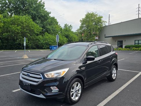 Used 2018 Ford Escape SE w/ SE Sync 3 Package FWD image 9