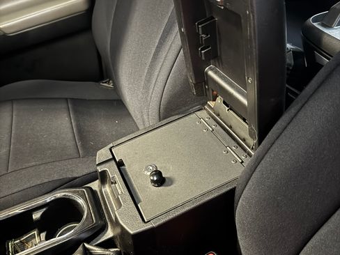 Used 2016 Toyota Tacoma SR w/ Towing Package image 16