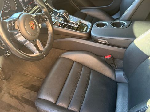 Used 2017 Porsche Panamera 4 image 14
