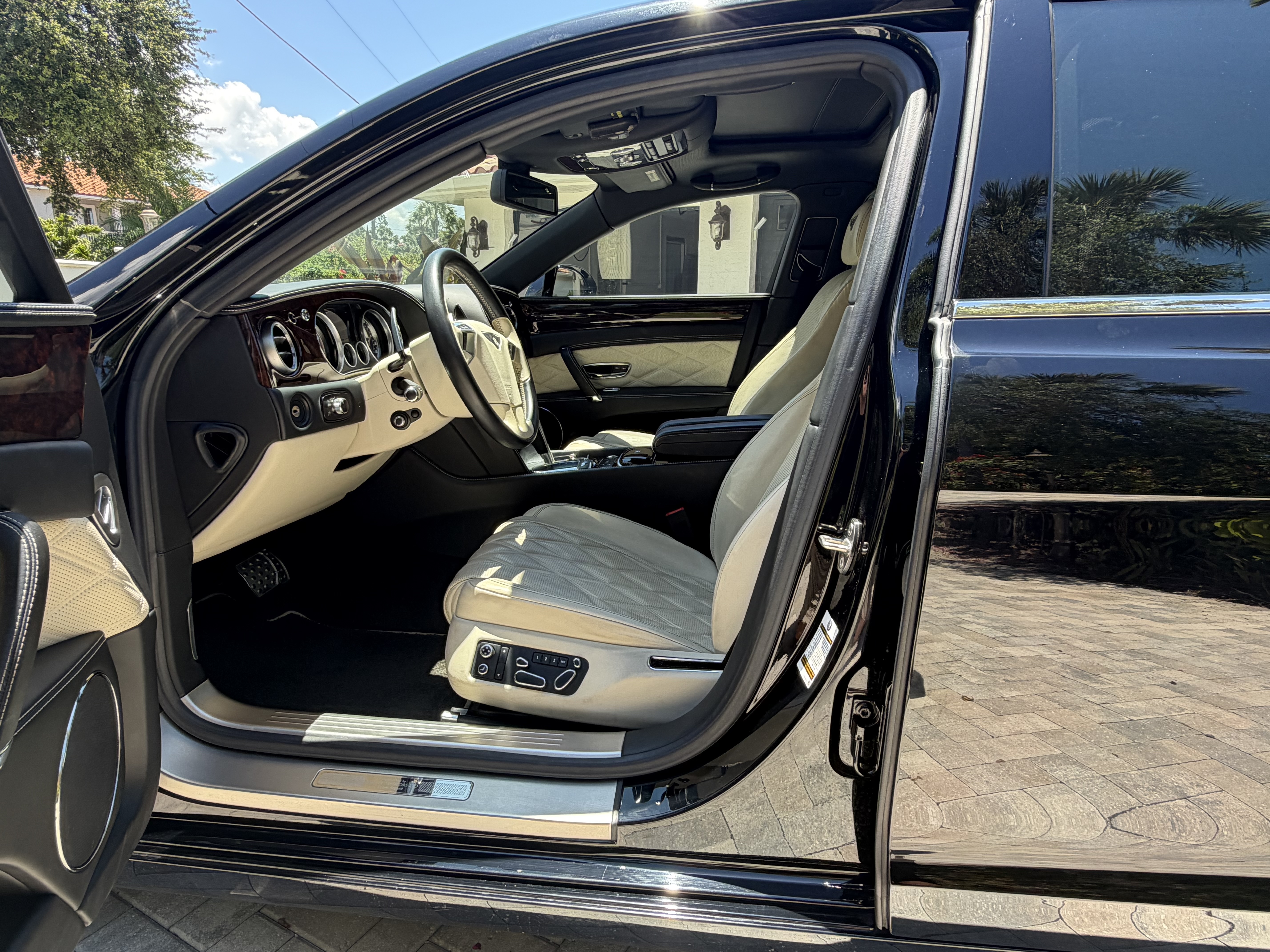 Used 2016 Bentley Flying Spur W12 AWD/4WD image 13