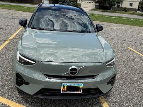 Used 2023 Volvo XC40 Recharge Ultimate AWD/4WD image 4