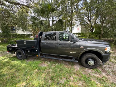 Used 2022 RAM 3500 Tradesman w/ Safety Group image 8
