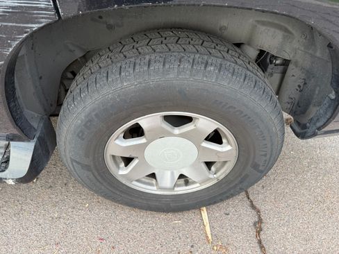 Used 2002 Cadillac Escalade Luxury image 11