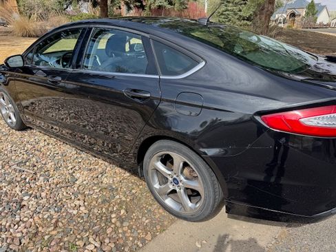 Used 2015 Ford Fusion SE image 22