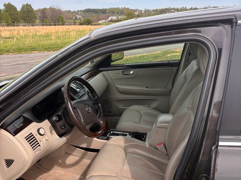 Used 2008 Cadillac DTS FWD image 2