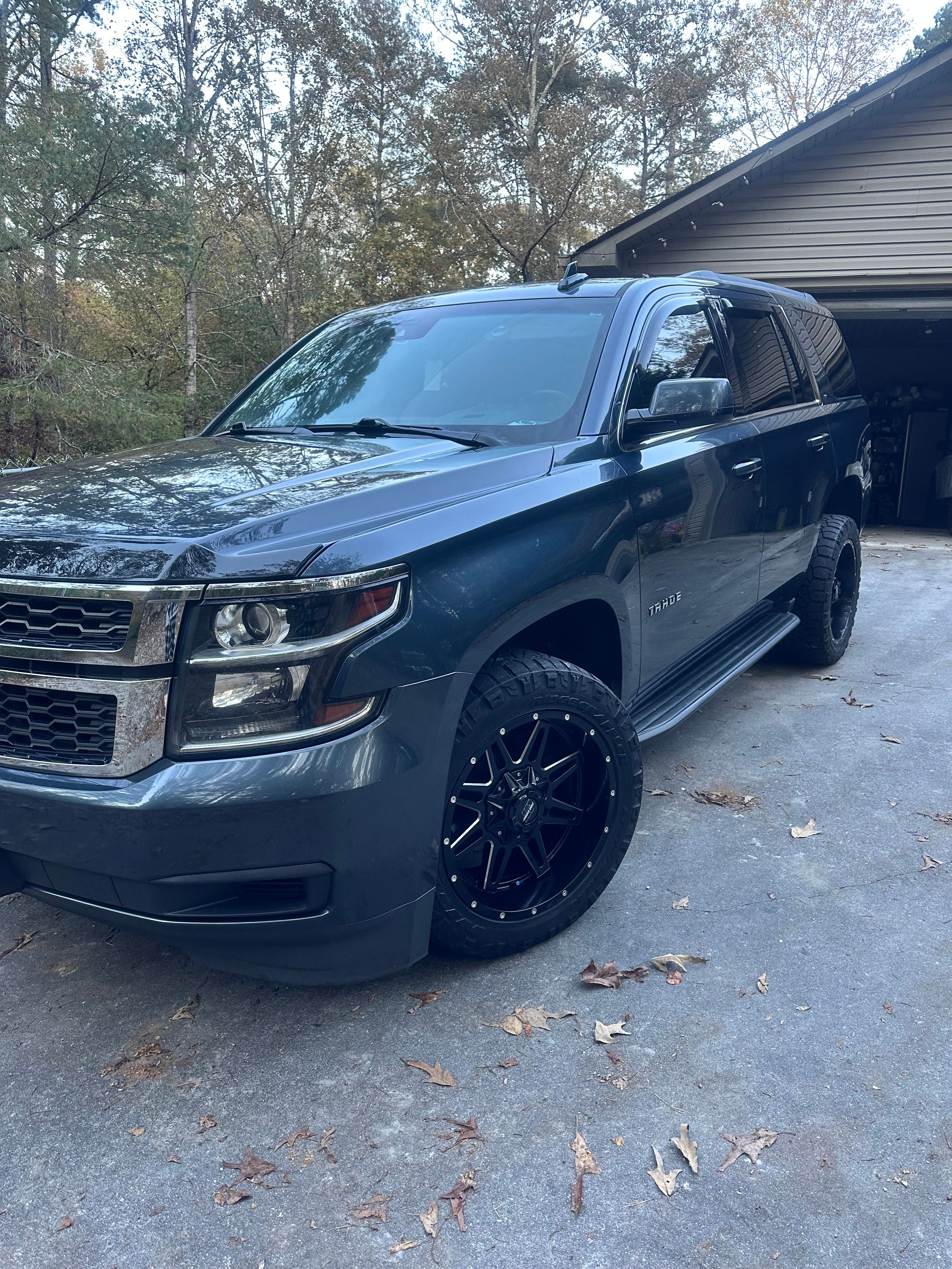 Used 2019 Chevrolet Tahoe LT AWD/4WD image 2