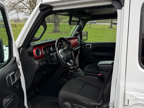 Used 2022 Jeep Wrangler Unlimited Rubicon image 19