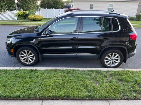 Used 2017 Volkswagen Tiguan Wolfsburg Edition AWD/4WD image 1
