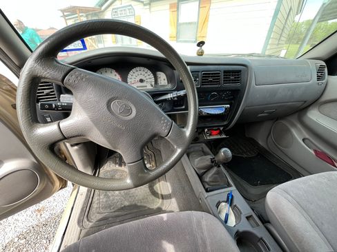 Used 2001 Toyota Tacoma 4x4 Xtracab V6 image 11